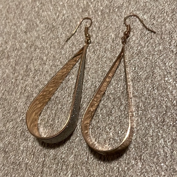 Large gold and silver sparkle teardrop Earrings - Picture 2 of 4